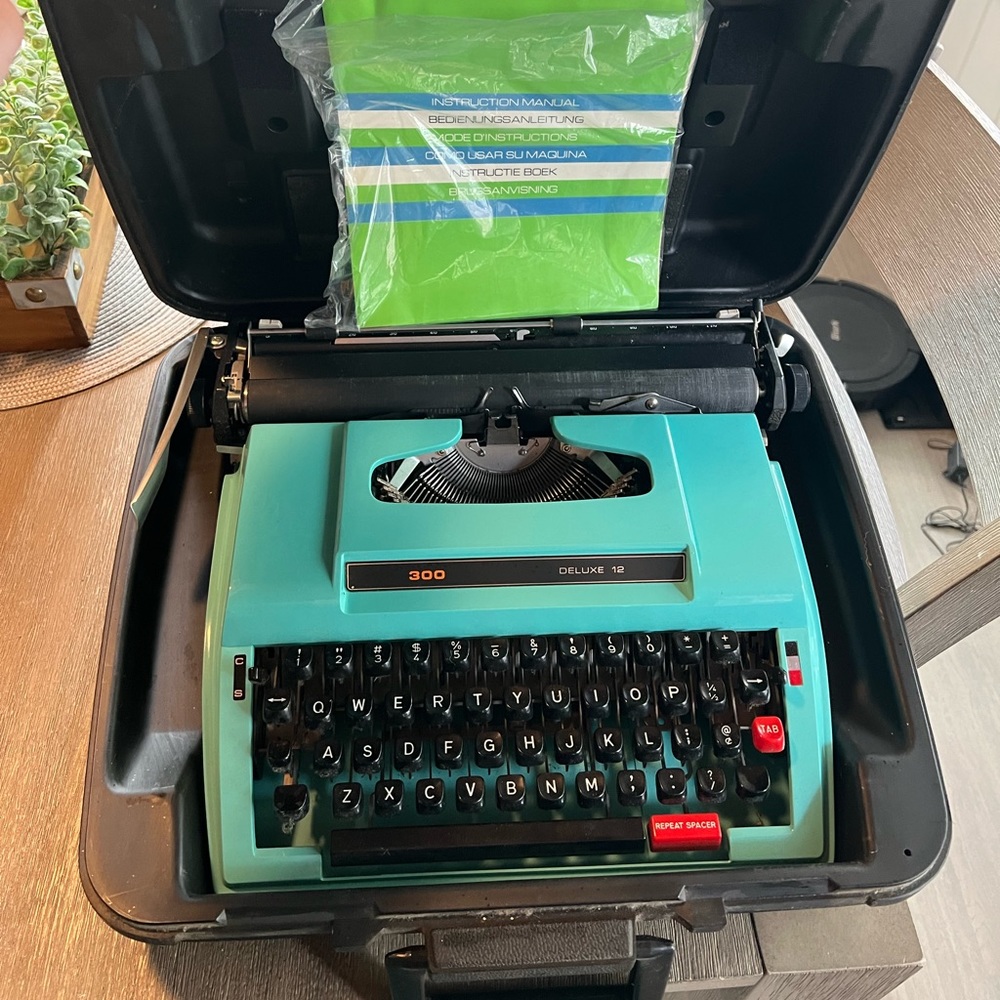 Vintage 1977 Teal Typewriter